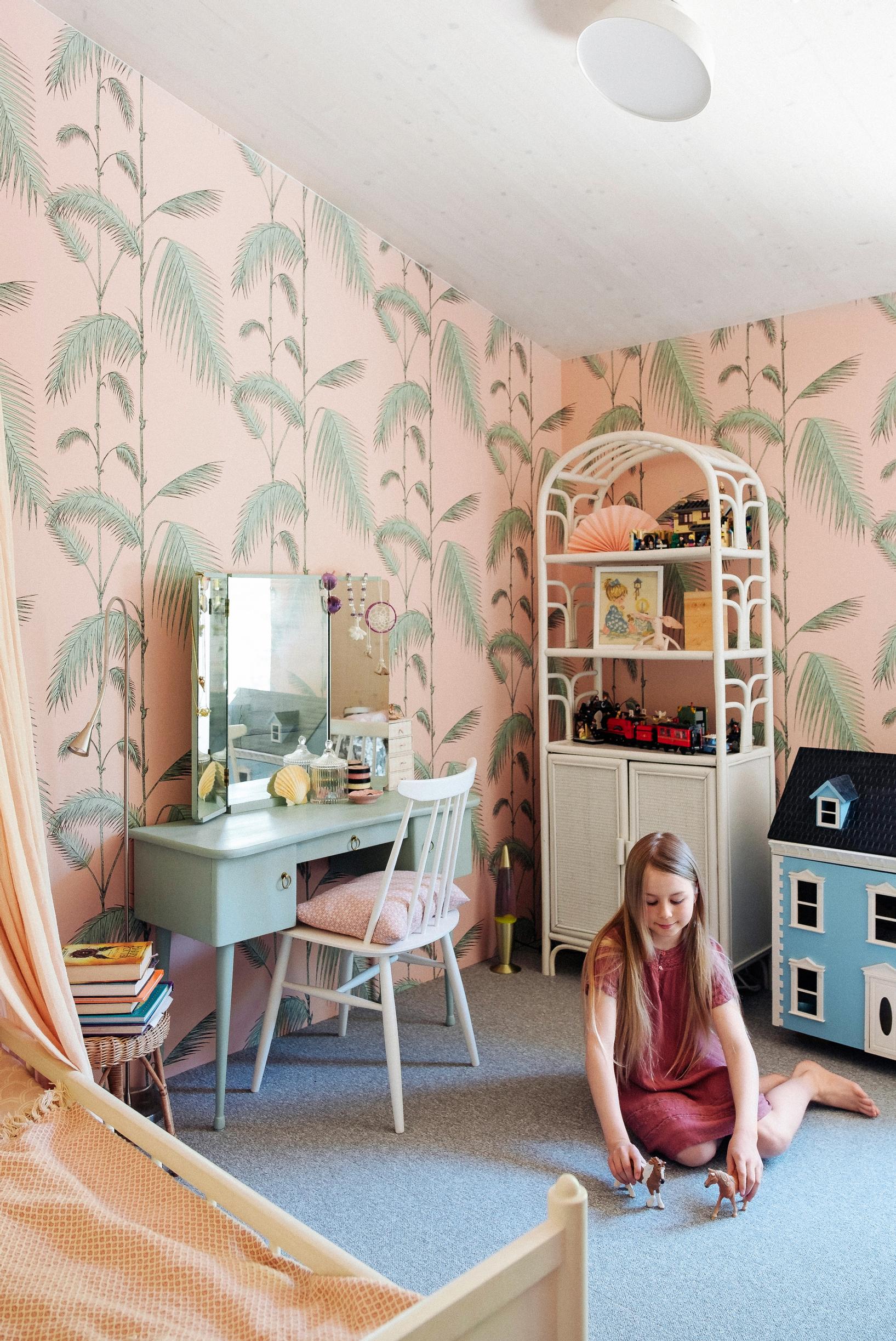 Cole & Son’s Palm Leaves wallpaper in the children’s room