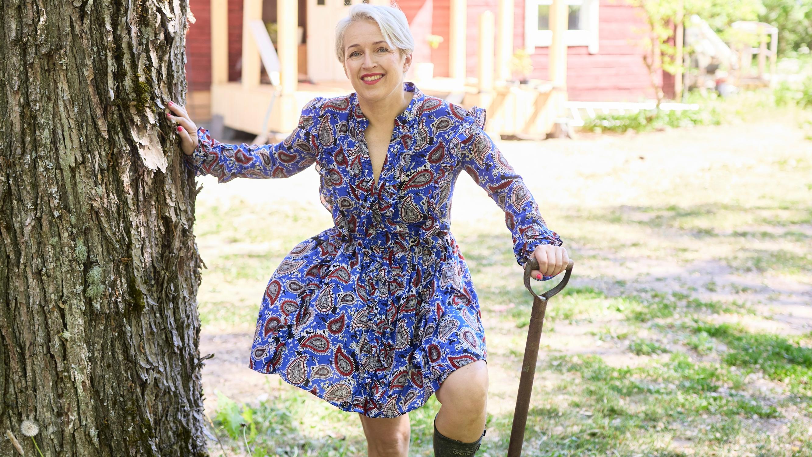 I buried old steam kettles in my garden beds—now I wait for results!