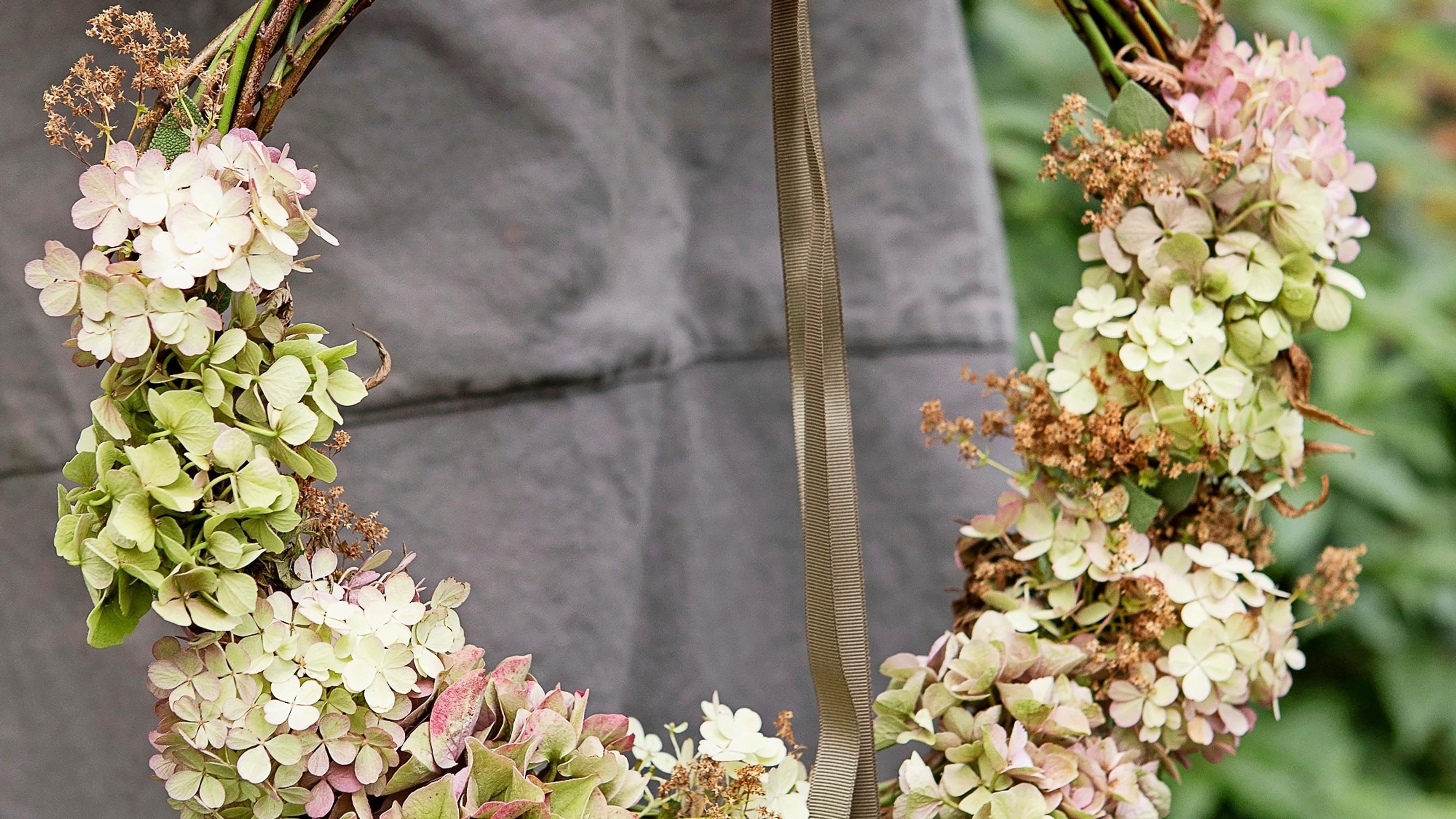 Make a stunning hydrangea wreath that stays lovely even after it dries