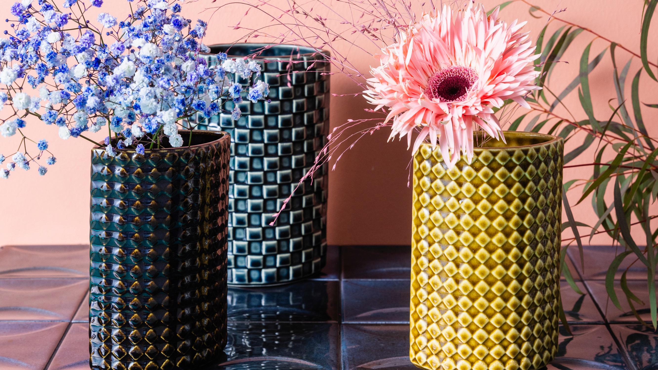 Arabia’s Harlekiini vases: captivating hues you’ll want to collect—which color is your favorite?