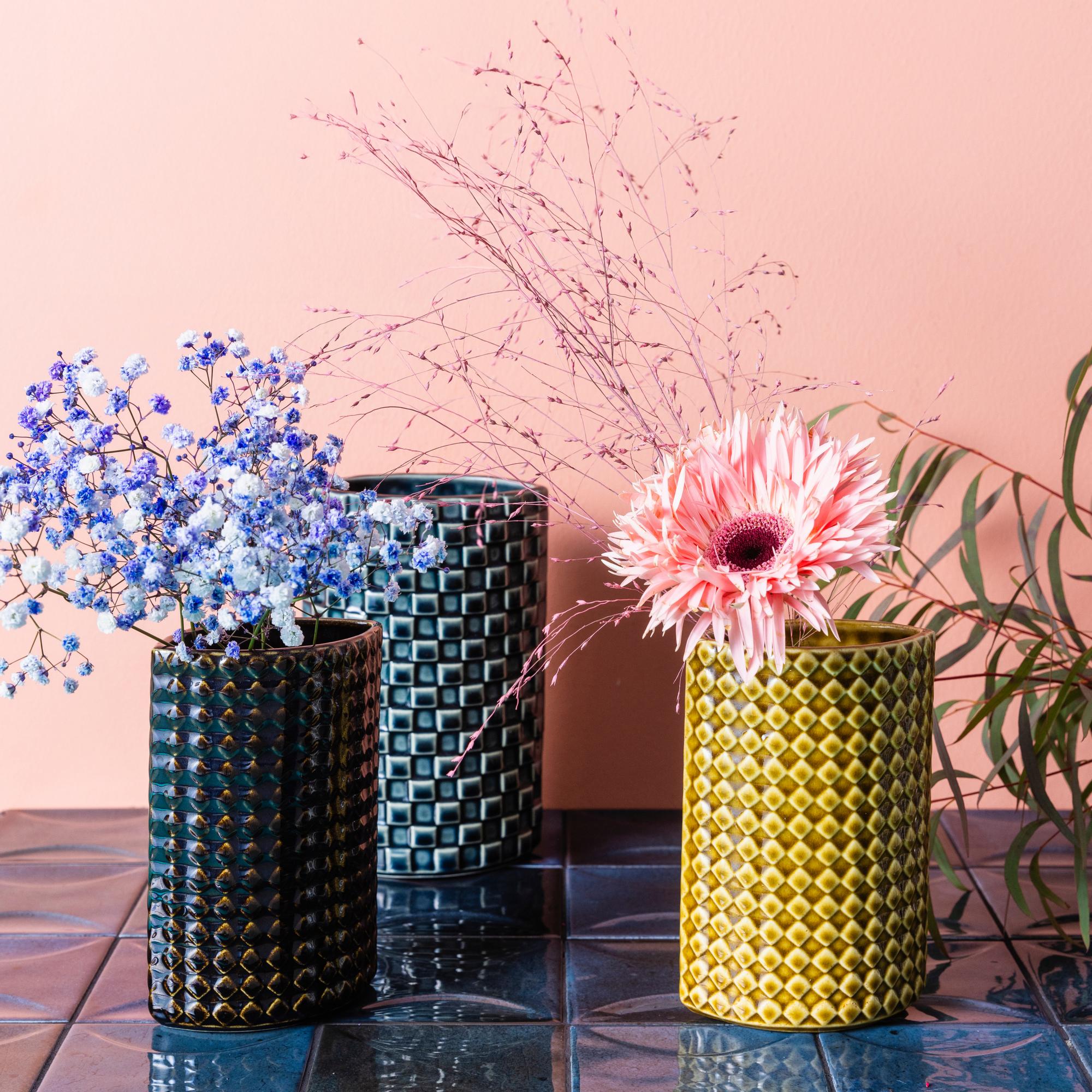 Arabia’s Harlekiini vases: captivating hues you’ll want to collect—which color is your favorite?