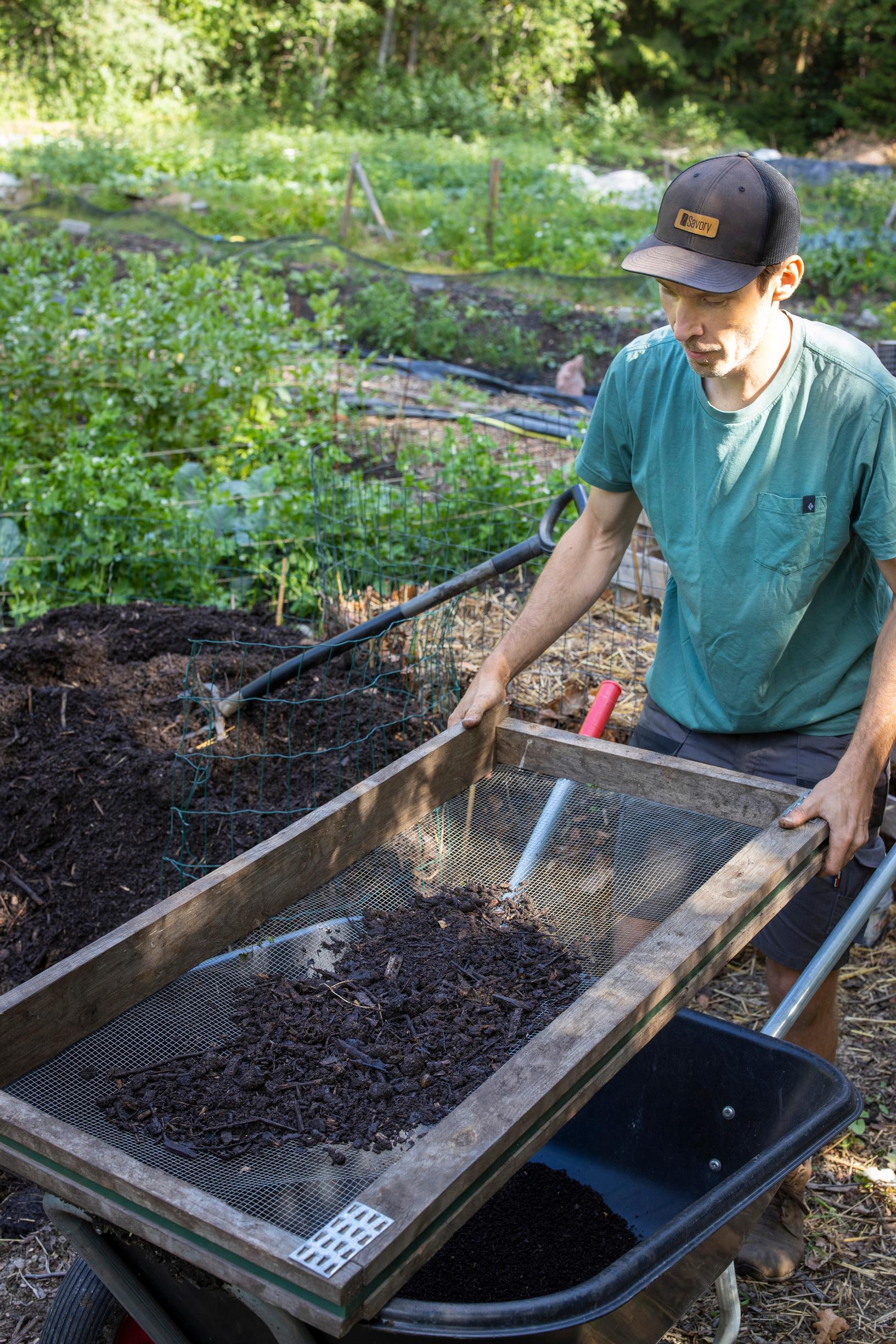 Screening compost