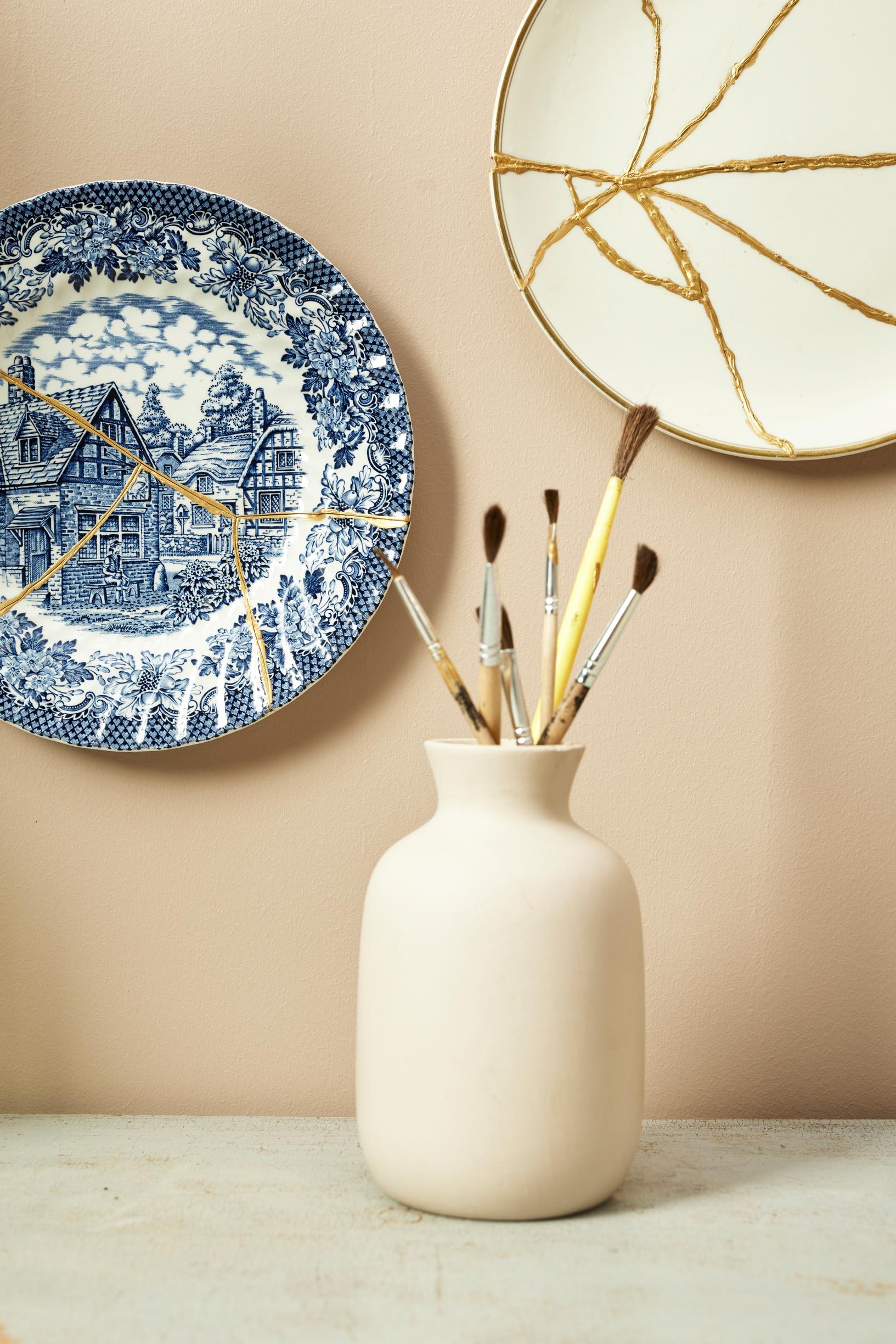 Decorative plates repaired with the kintsugi technique