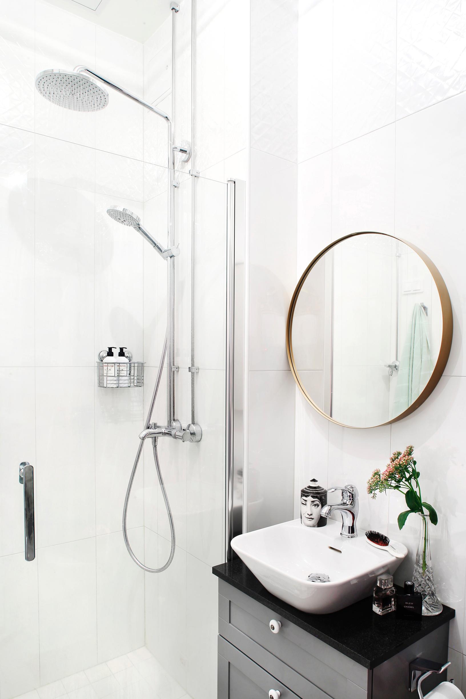 Short on space, big on ideas! 7 small bathrooms filled with creative and functional solutions