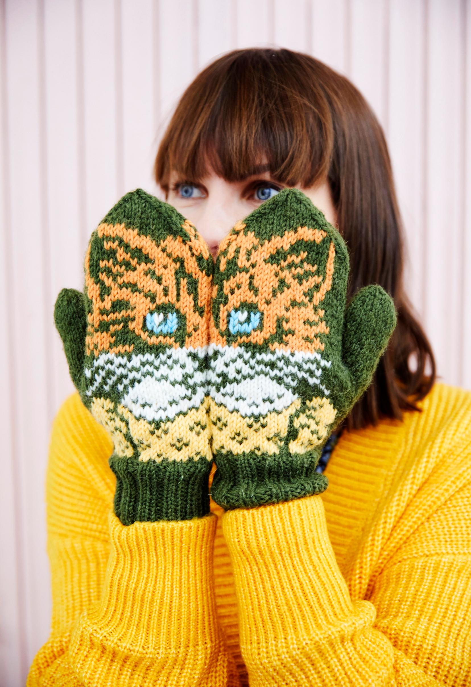 Lumi Karmitsa’s cat mittens