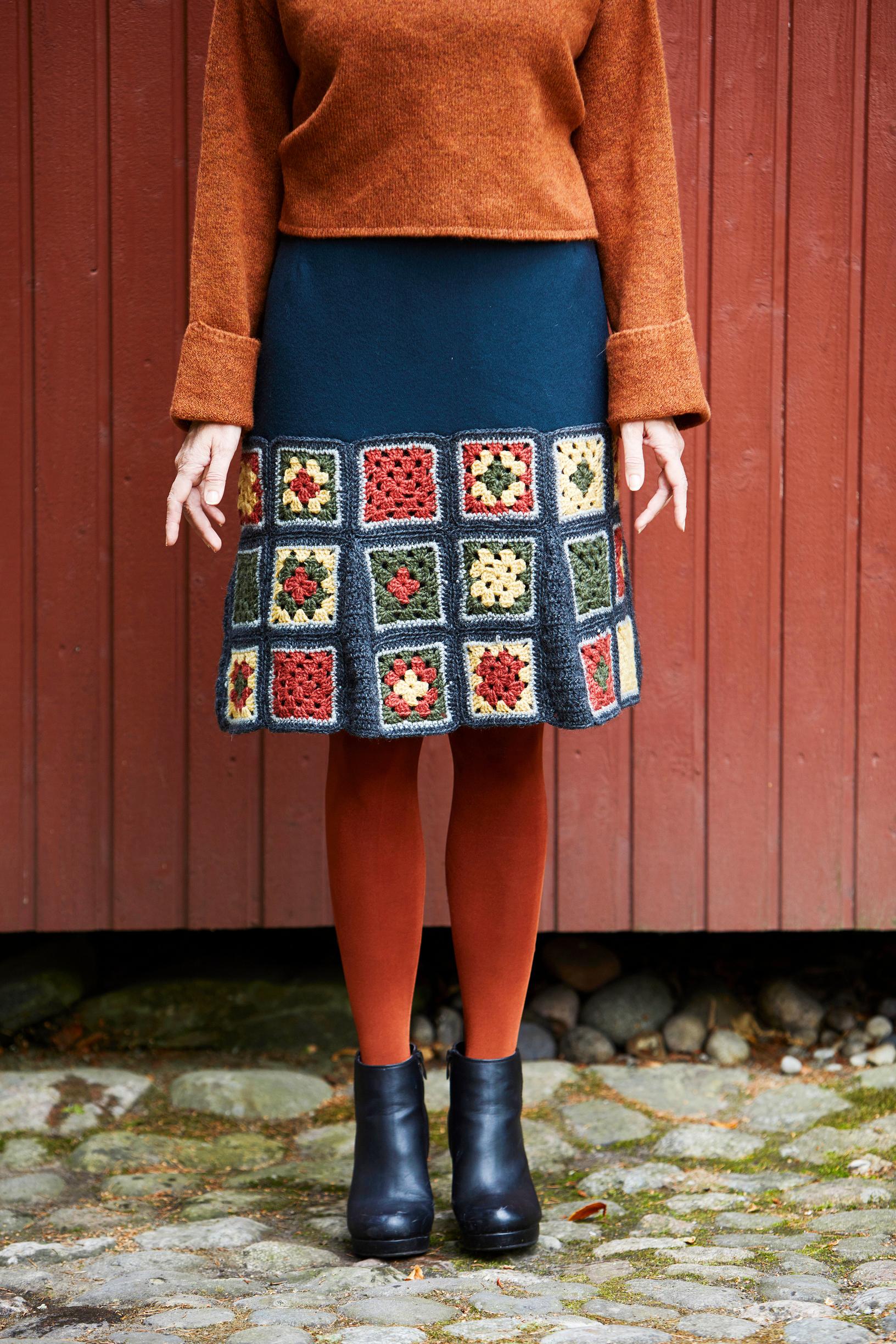 Granny squares are always in! Check out these instructions and refresh your old skirt