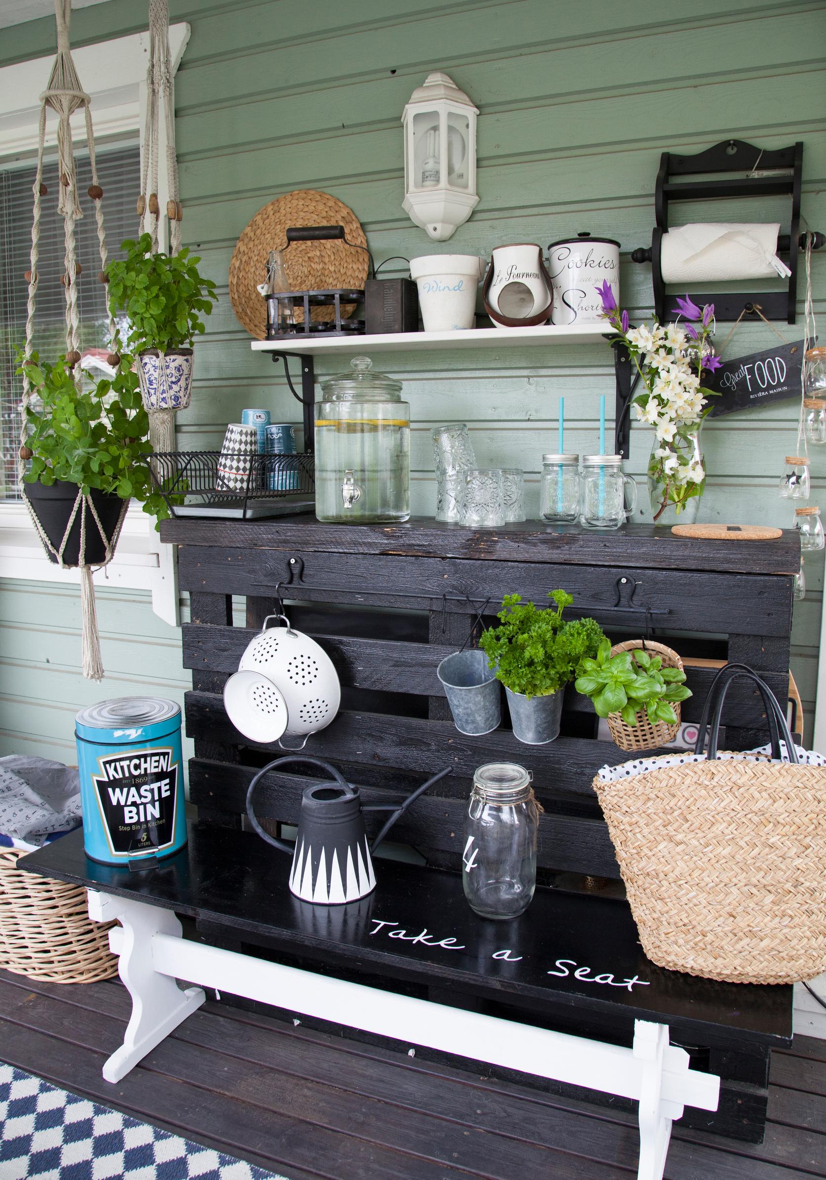 Potting table built from pallets