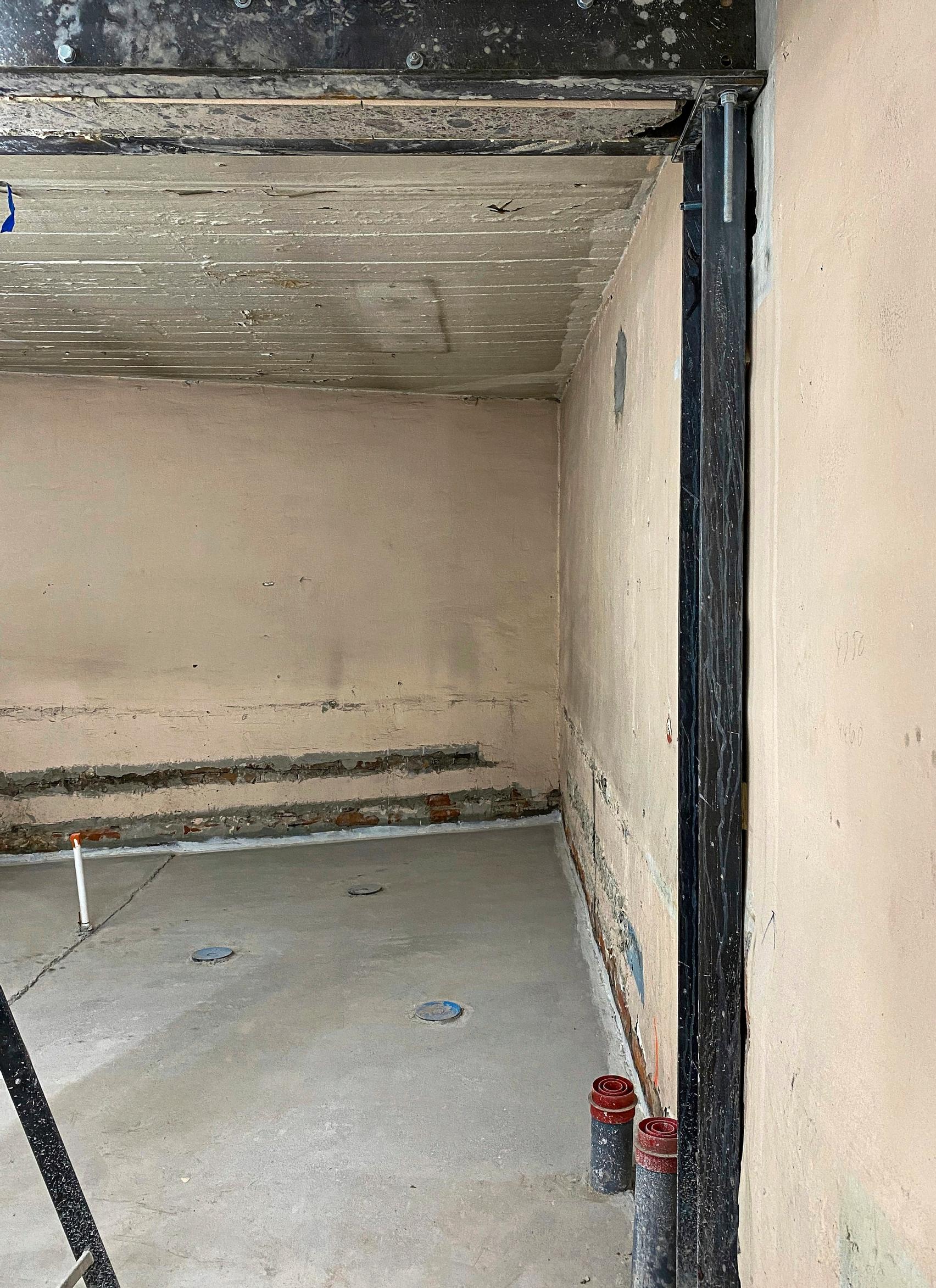 The sauna space before the renovation.