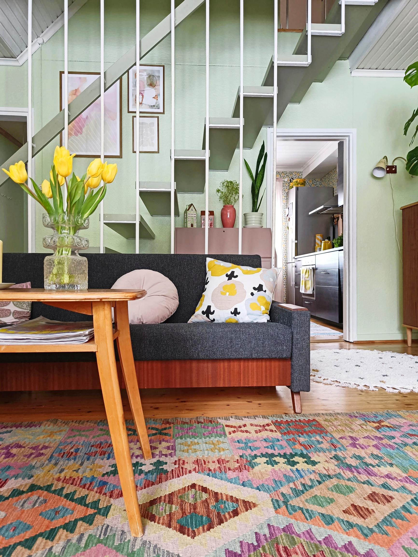 1950s sofa and table