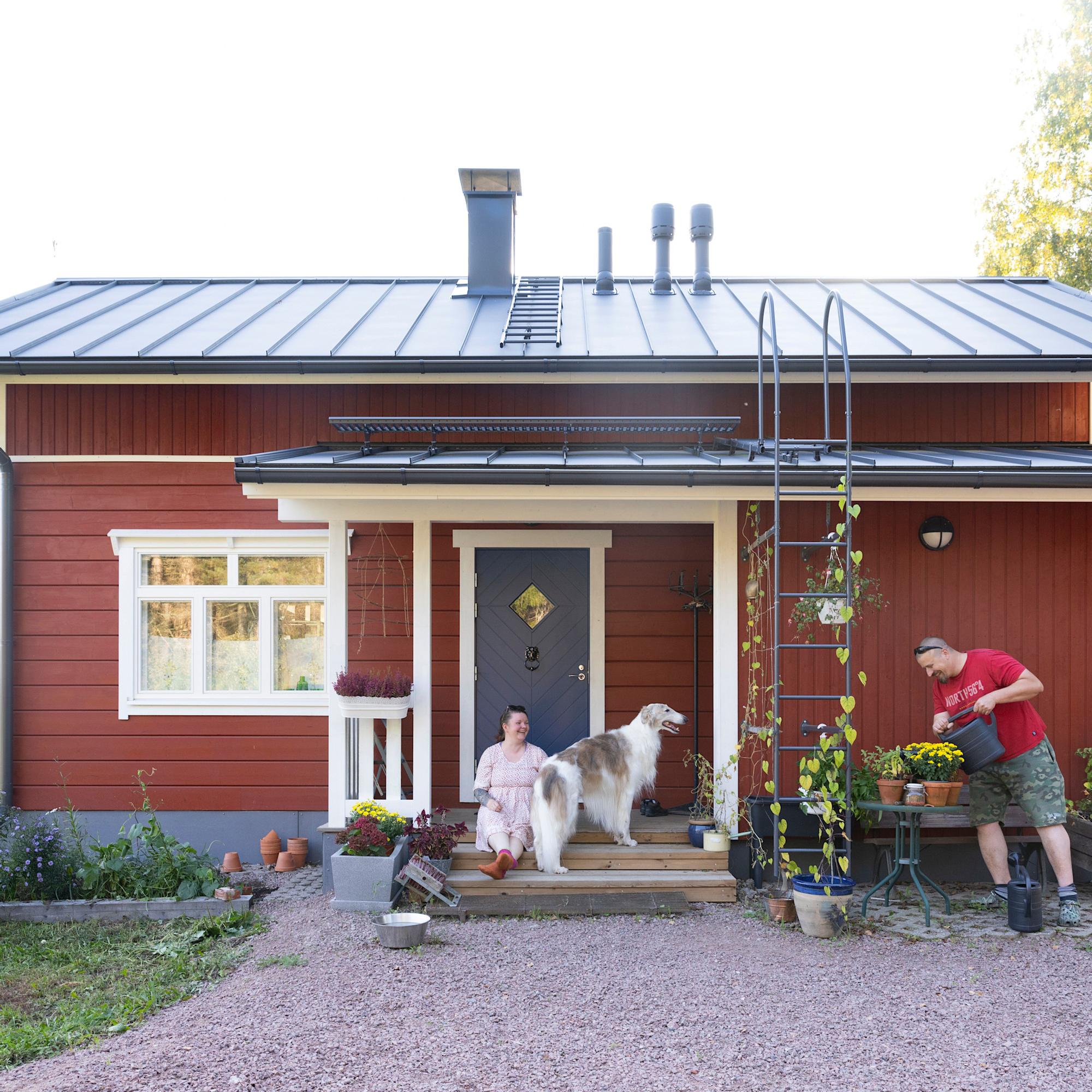 Tiia built a charming tiny house—one step was so stressful it made her need arrhythmia medication