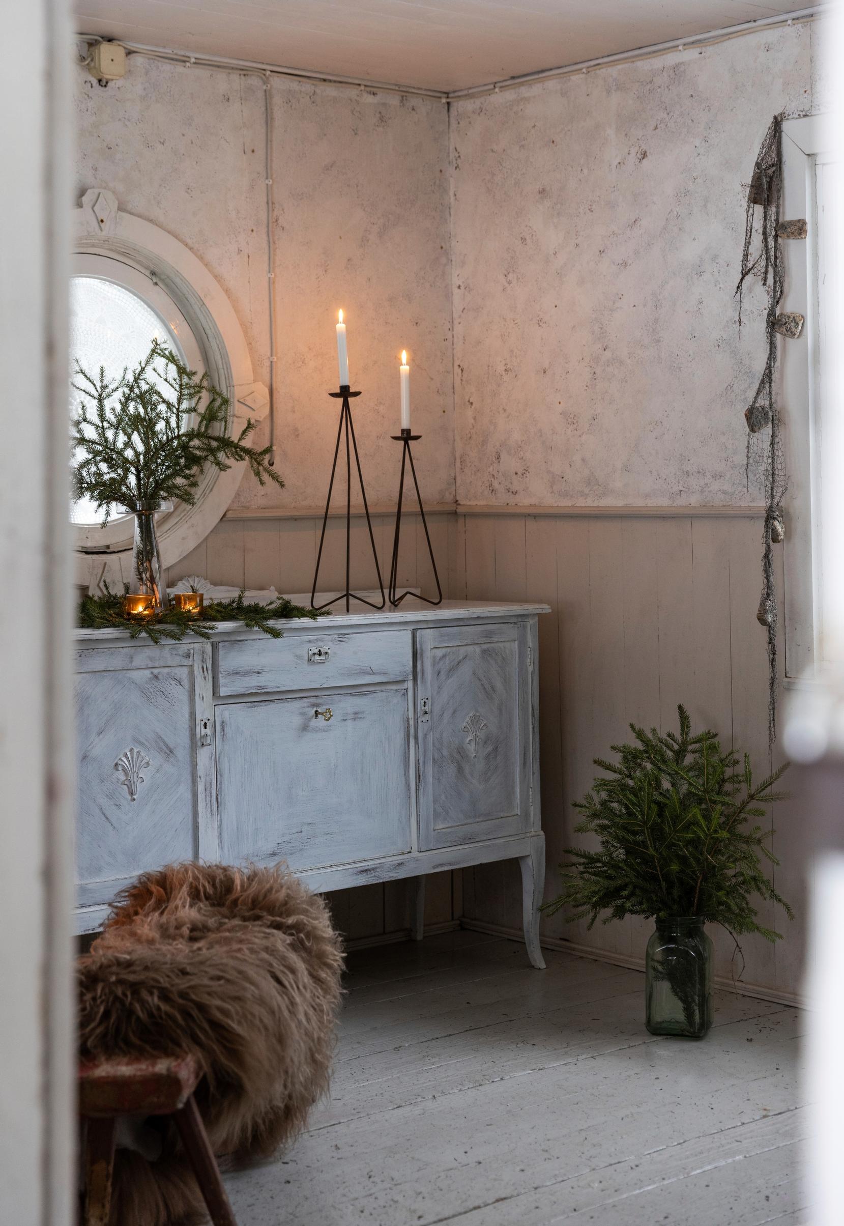 An old cupboard in the corner of the sauna cottage.