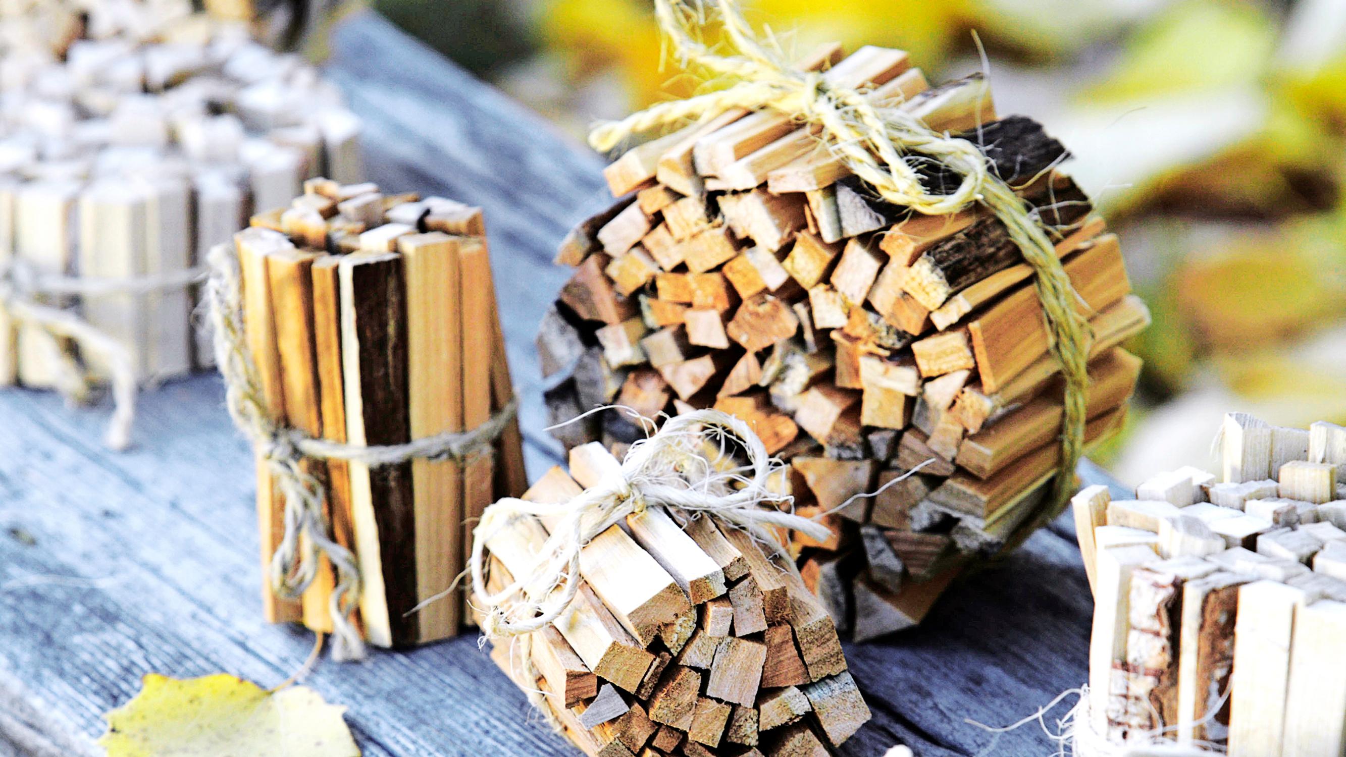 Make your own kindling: turn firewood into handy mini bundles