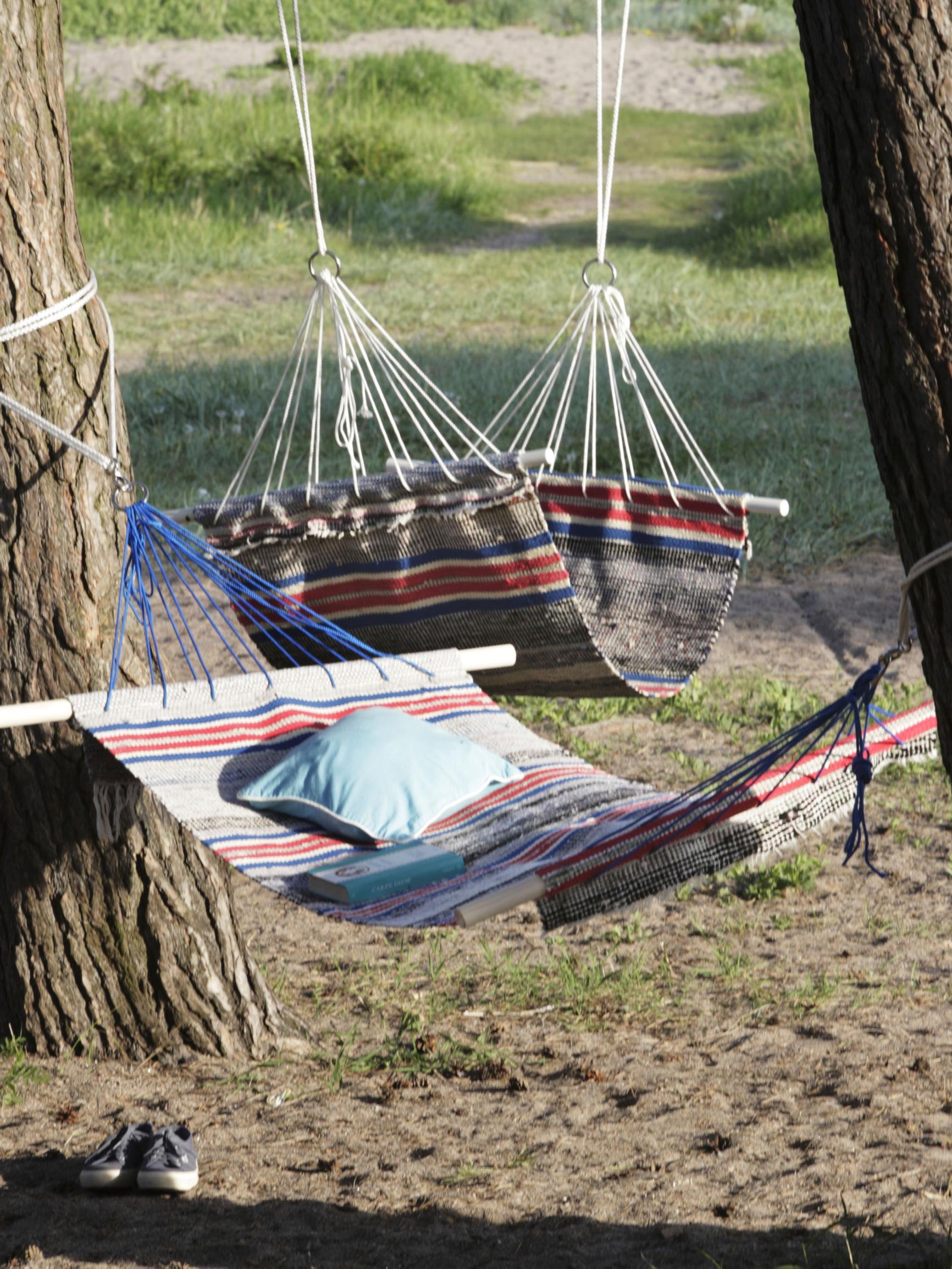 Rag rug hammock—check out our easy instructions!