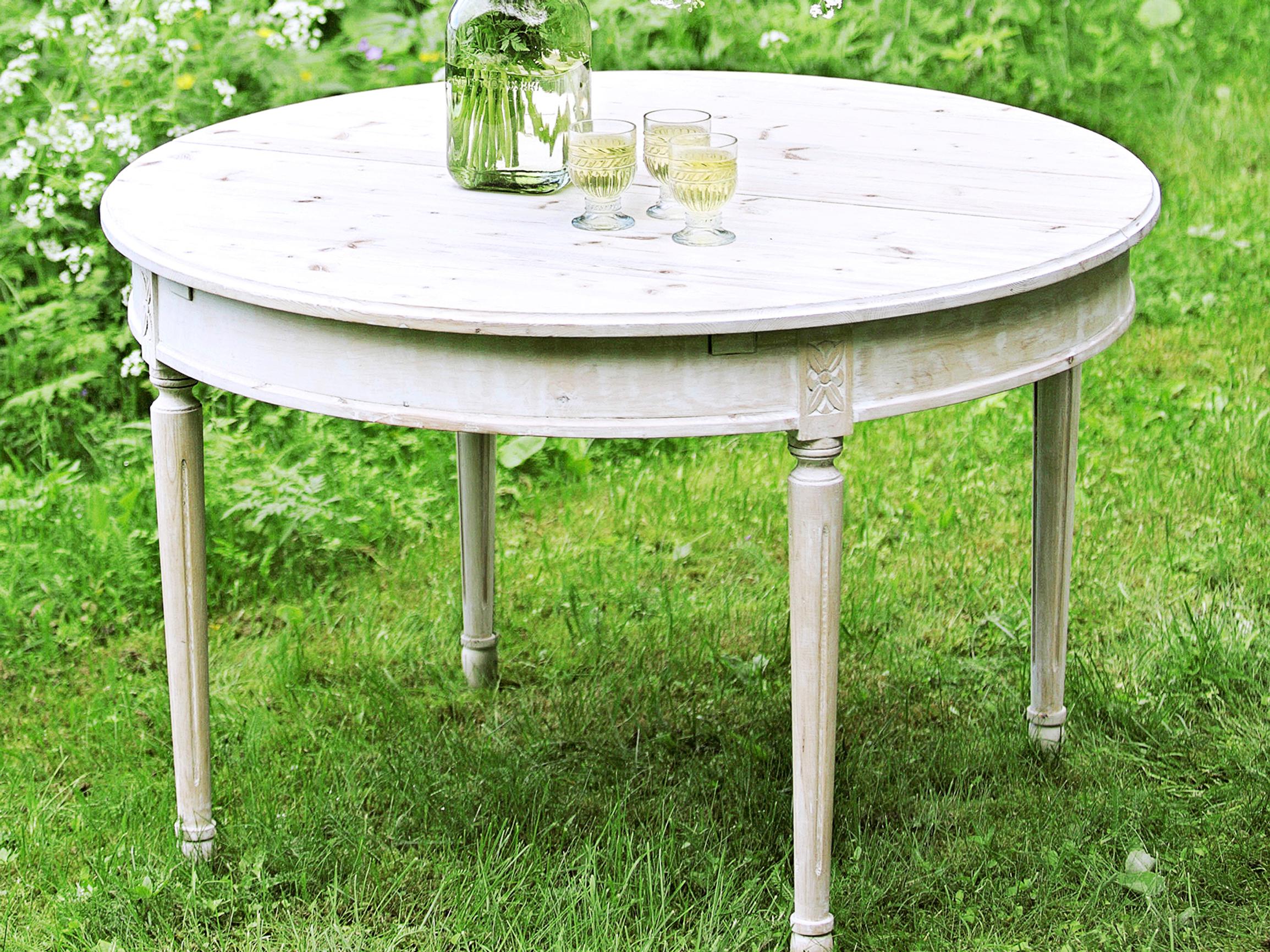 Give your table a charmingly worn makeover