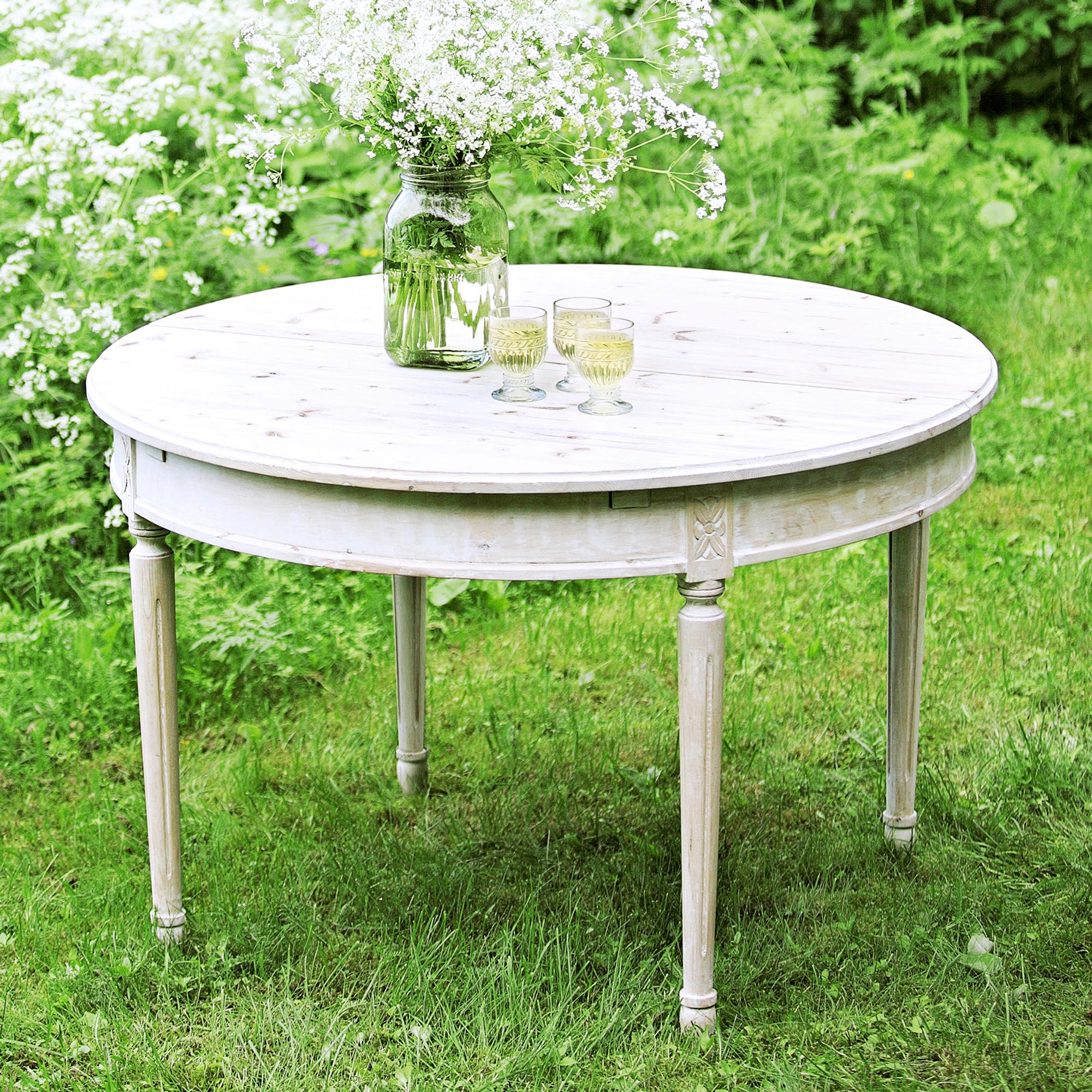 Give your table a charmingly worn makeover