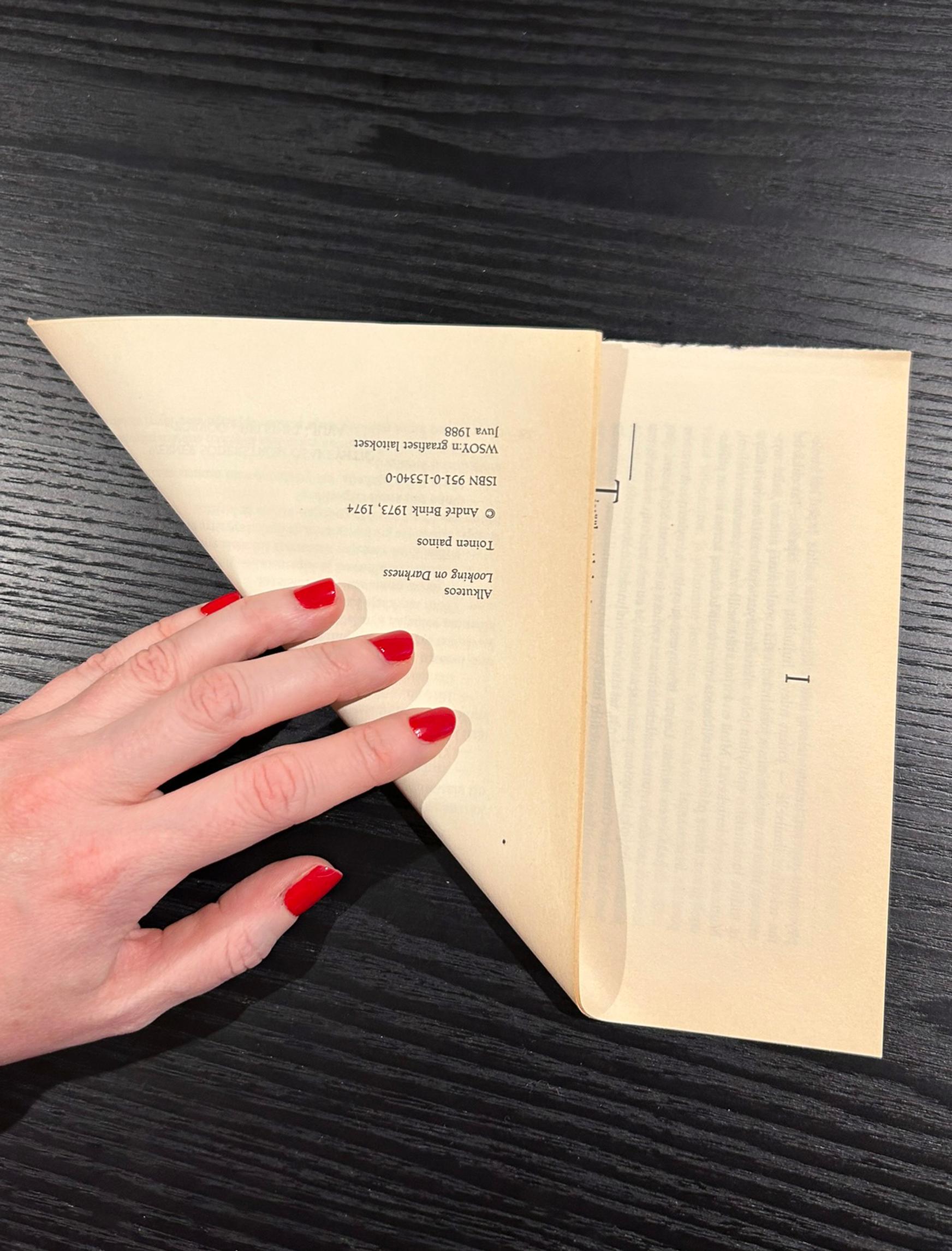 Cutting pages for the paper dahlia