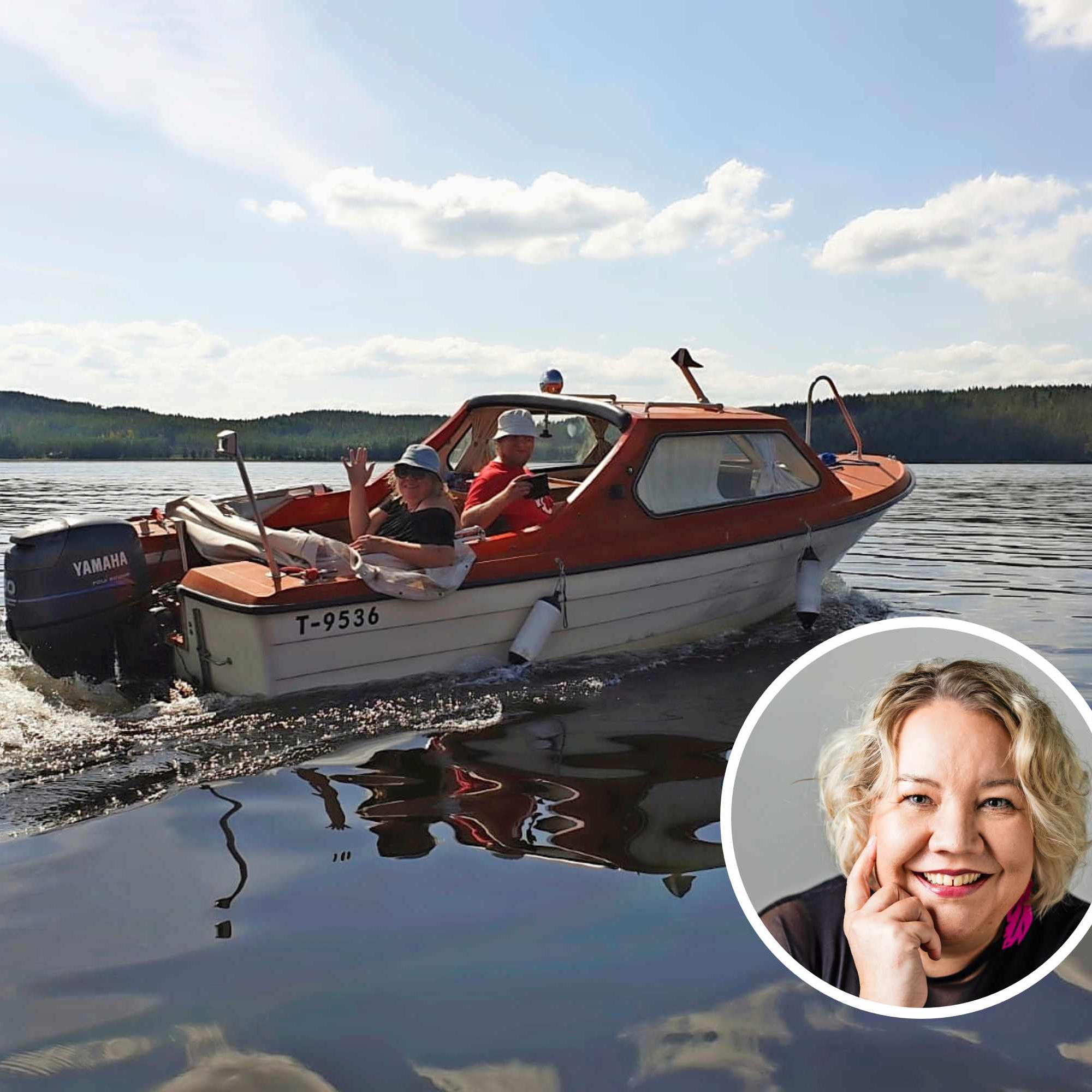Long term relationship, separate homes: “We share the boat and an air fryer, but not a home”