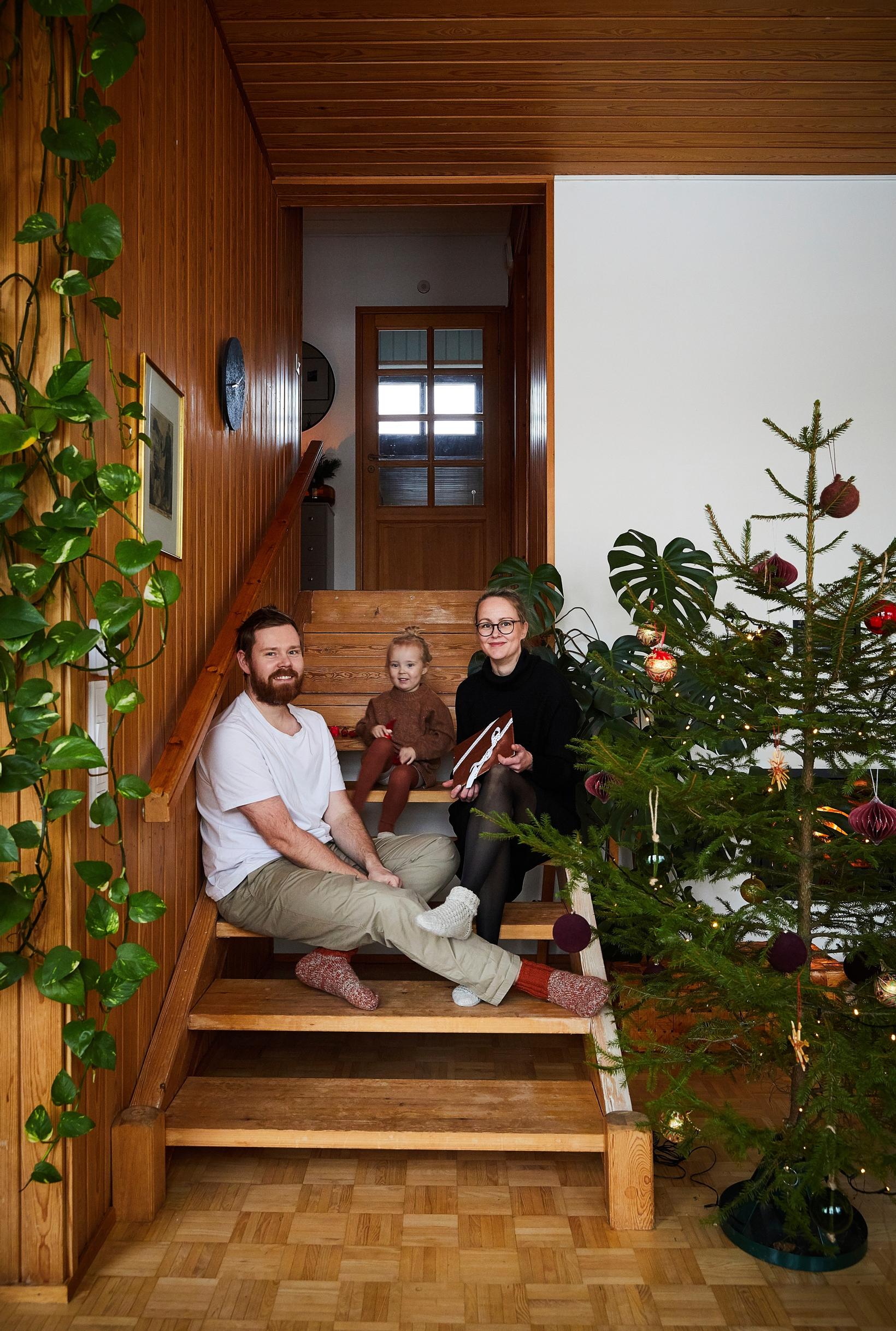 The family on the stairs.