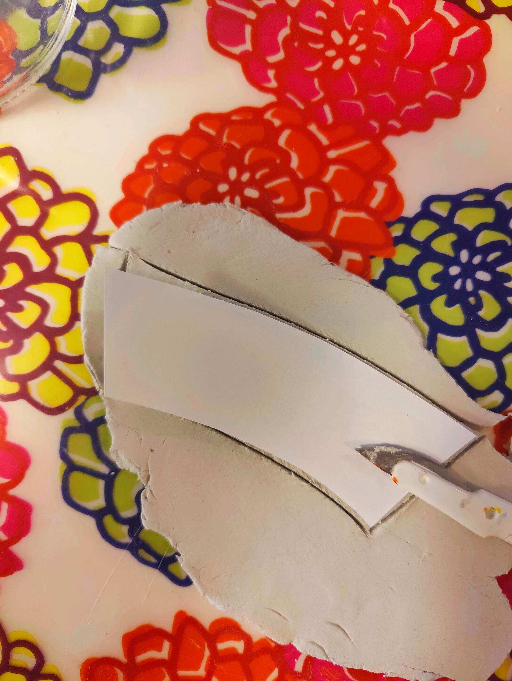 Cutting out the center of the flower