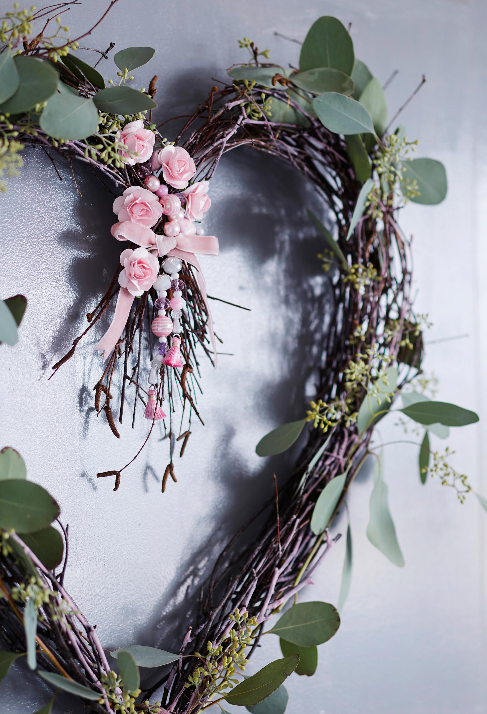 Heart-shaped twig wreath
