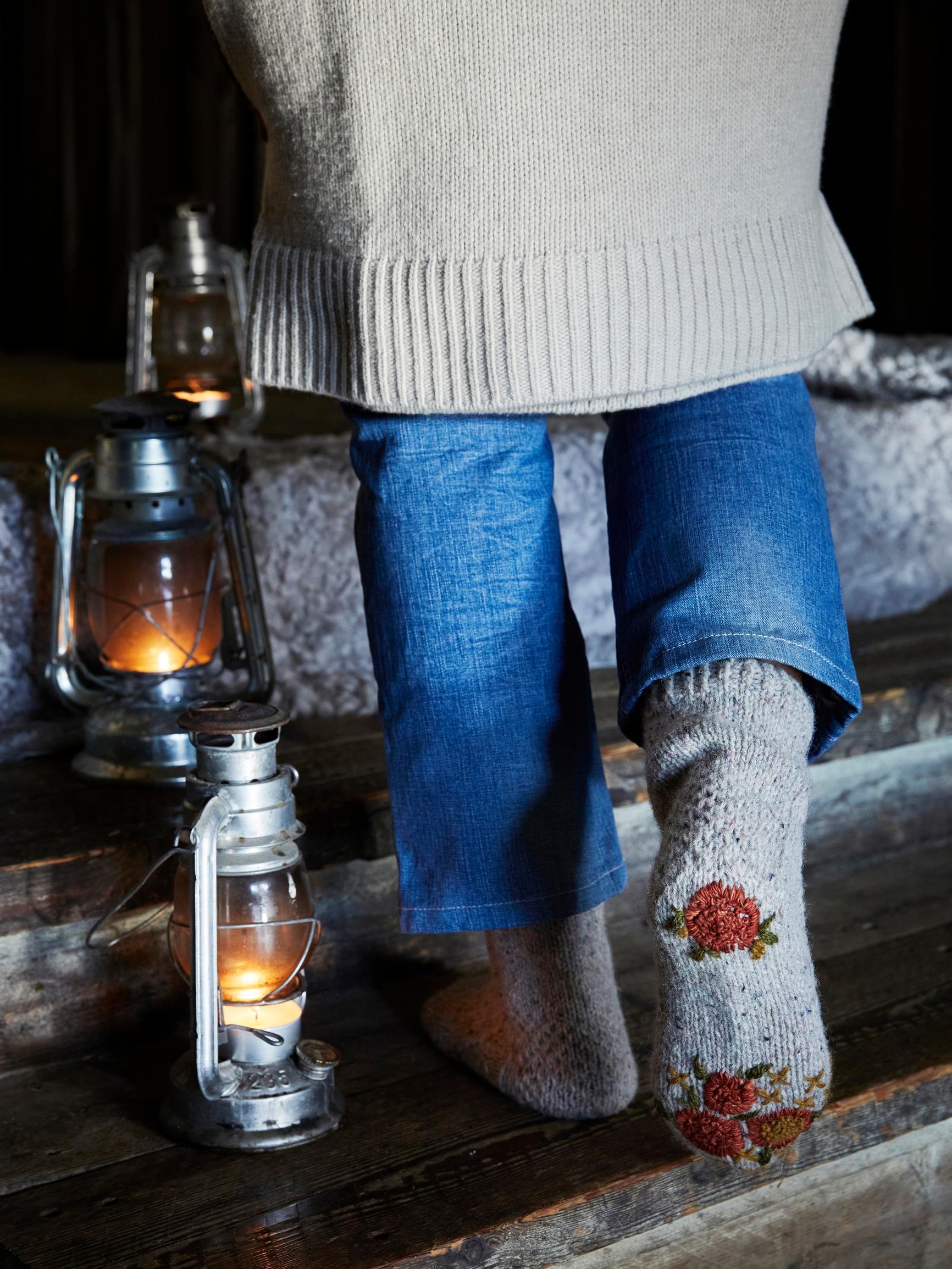 Massage-effect wool socks: stroll like you’re on a forest path